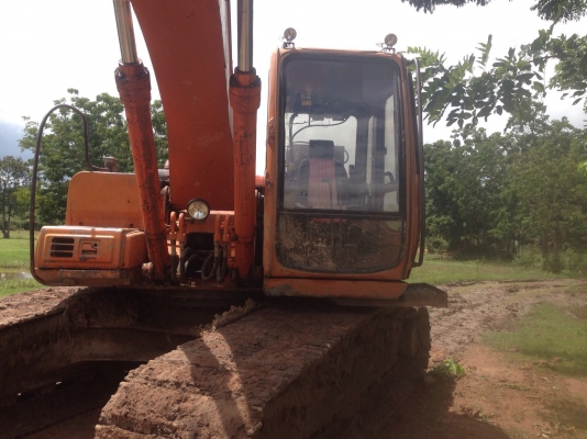 ขายรถแบคโฮ HITACHI EX200-5 แอร์ไฟฟ้าพร้อม เล่มทะเบียน สภาพสวย สนใจโทร 081-970-1072