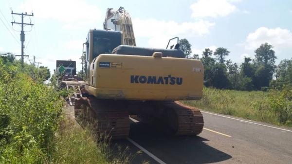 ขาย 1,790,000 บาท KOMATSU PC200-8N1 ทำงาน 7,771 ชม. เครื่องดี ปั้มแรง โช่หนา เอวแน่น สวยกิป ไฟฟ้าครบ เอกสารเล่มทะเบียน รถสวยพร้อมใช้เอกสารพร้อมโอน รถอยู่ จ.ปทุมธานี 090-772-3710 090-772-3708