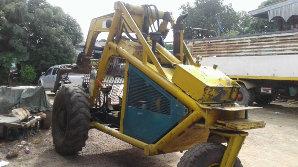 รถคีบอ้อยเบล3ล้อ