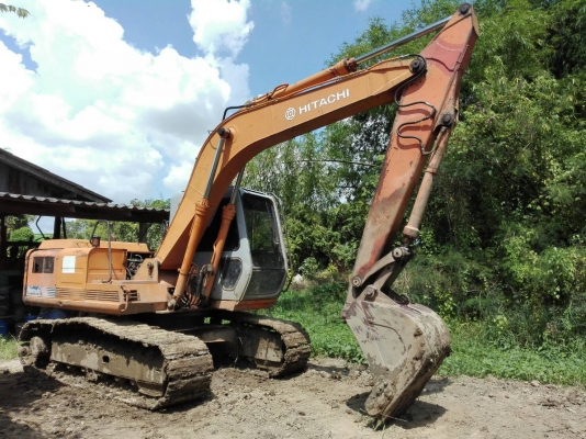 ขายด่วน แม็คโคร HITASHI EX120-1 สภาพสวยพร้อมใช้งาน เครื่องปั้มดีเยี่ยม โซ่ช่วงล่างสวย แอร์เย็น เอกสารใบแจ้งจำหน่าย สนใจโทรสอบถาม 093-0764943  088-3223272 K ตั้ม