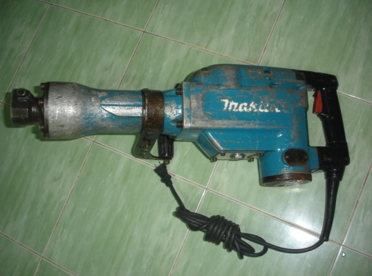 ขายเครื่องสกัดคอนกรีต(สกัดไฟฟ้า) 1510 วัตต์ Makita รุ่น HM1306