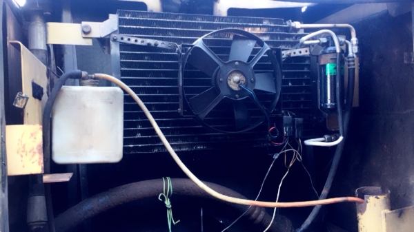 ขายรถแบคโฮ KOMATSU PC200-6 เครื่องเดิมแมเดืมเอกสารทะบียน