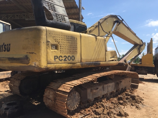 ขายรถแบคโฮ KOMATSU PC200-6 เครื่องเดิมแมเดืมเอกสารทะบียน