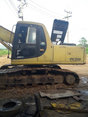 ขายรถแบคโฮ KOMATSU PC200-6 เครื่องเดิมแมเดืมเอกสารทะบียน