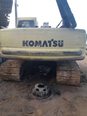 ขายรถแบคโฮ KOMATSU PC200-6 เครื่องเดิมแมเดืมเอกสารทะบียน