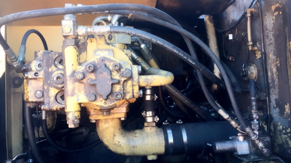 ขายรถแบคโฮ KOMATSU PC200-6 เครื่องเดิมแมเดืมเอกสารทะบียน