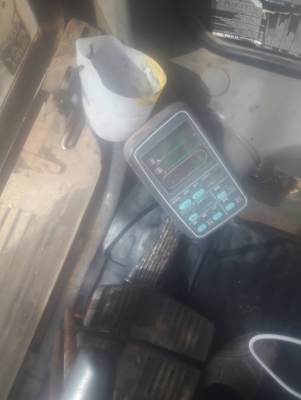 ขายรถแบคโฮ KOMATSU PC200-6 เครื่องเดิมแมเดืมเอกสารทะบียน