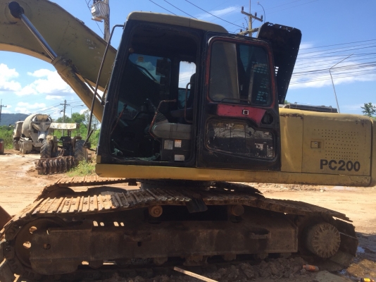 ขายรถแบคโฮ KOMATSU PC200-6 เครื่องเดิมแมเดืมเอกสารทะบียน