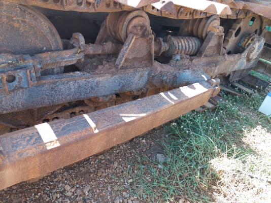 ขายแทรคเตอร์ตีนตะขาบcat d4e ตีนเป็ด ติดต่อ0622683801