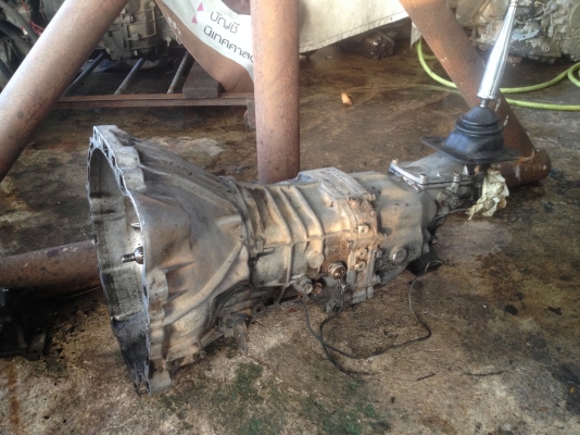 ขายเกียร์ของโตโยต้าไฮลักเครื่อง 2L ขายเกียร์ของโตโยต้าไฮลักเครื่อง 2L