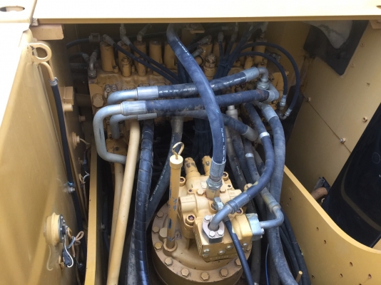 ขาย CATERPILLAR  320D ปี56 รถสวยๆ  เจ้าของขายเอง  ราคา  2,400,000  บาท