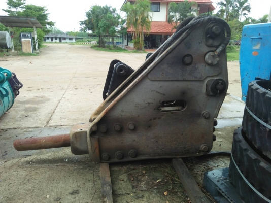 หัวกระแทกสำหรับรถขุด ขนาด 200 / สลัก 80 มิล เก่านอก ไม่มีถุงลม 150,000 บาท หัวกระแทกสำหรับรถขุด ขนาด 200 / สลัก 80 มิล เก่านอก ไม่มีถุงลม 150,000 บาท