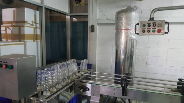 ขายเครื่องบรรจุ 6 หัวพร้อมเครื่องปิดฝาอัตโนมัติและเครื่องอบแพ็ค