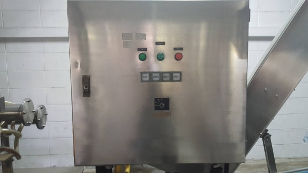 ขายเครื่องบรรจุ 6 หัวพร้อมเครื่องปิดฝาอัตโนมัติและเครื่องอบแพ็ค