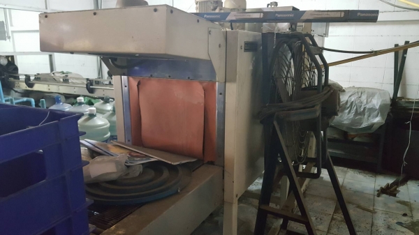 ขายเครื่องบรรจุ 6 หัวพร้อมเครื่องปิดฝาอัตโนมัติและเครื่องอบแพ็ค