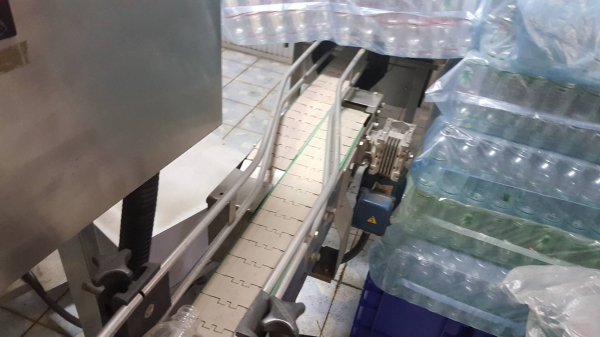 ขายเครื่องบรรจุ 6 หัวพร้อมเครื่องปิดฝาอัตโนมัติและเครื่องอบแพ็ค