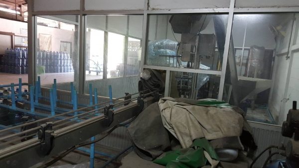 ขายเครื่องบรรจุ 6 หัวพร้อมเครื่องปิดฝาอัตโนมัติและเครื่องอบแพ็ค