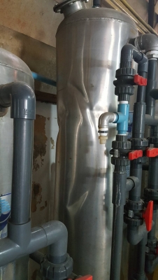 ขายเครื่องกรองน้ำระบบRO พร้อมใช้งาน มีถังกรอง 14" 5 ใบ