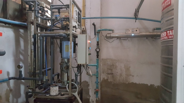 ขายเครื่องกรองน้ำระบบRO พร้อมใช้งาน มีถังกรอง 14" 5 ใบ