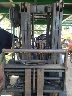 +++ ขายเสาโฟล์คลิฟท์   4.5  เมตร  3  ท่อน  ไซด์ชิพ ครับ