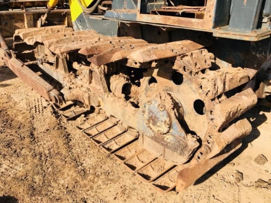 ขาย 265,000 CATTERPILAR D4E หัวฉีดไดเร็ค เครื่องดี เกียร์ดี โช่หนา ใบแทรกสวย  หักบางแผ่น เอกสารชื้อขาย  รถอยู่  จ.ปทุมธานี 090-772-3710 090-772-3708