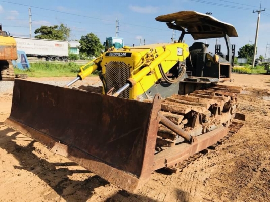 ขาย 265,000 CATTERPILAR D4E หัวฉีดไดเร็ค เครื่องดี เกียร์ดี โช่หนา ใบแทรกสวย  หักบางแผ่น เอกสารชื้อขาย  รถอยู่  จ.ปทุมธานี 090-772-3710 090-772-3708