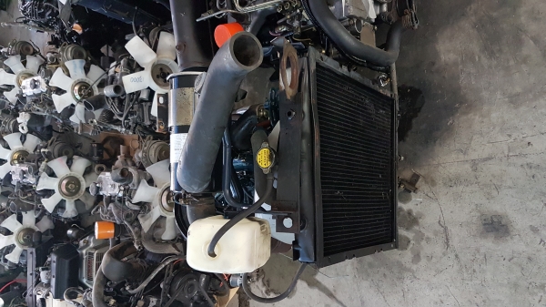 เครื่องยนต์ดีเซล kubota 3สูบ d1005 23แรงม้า สภาพสวย นำเข้าจากญี่ปุ่น ติดง่าย เครื่องแน่น ประหยัดน้ำมัน ไม่เคยใช้งานในไทย สนใจติดต่อ 0817502357 จัดส่งสินค้าได้ทั่วประเทศ