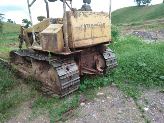ขายรถแทรกเตอร์ CAT D4E สภาพพร้อมไช้ ขายรถแทรกเตอร์ CAT D4E สภาพพร้อมไช้