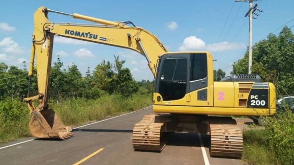 ขาย 1,790,000 บาท KOMATSU PC200-8N1 ทำงาน 7,771 ชม. เครื่องดี ปั้มแรง โช่หนา เอวแน่น สวยกิป ไฟฟ้าครบ เอกสารเล่มทะเบียน  รถอยู่ จ.ปทุมธานี โทร&amp;ไอดีไลน์  0610710295