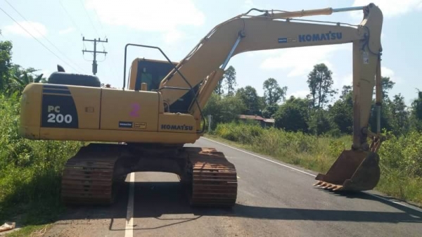 ขาย 1,790,000 บาท KOMATSU PC200-8N1 ทำงาน 7,771 ชม. เครื่องดี ปั้มแรง โช่หนา เอวแน่น สวยกิป ไฟฟ้าครบ เอกสารเล่มทะเบียน รถอยู่ จ.ปทุมธานี โทร&ไอดีไลน์ 0610710295 ขาย 1,790,000 บาท KOMATSU PC200-8N1 ทำงาน 7,771 ชม. เครื่องดี ปั้มแรง โช่หนา เอวแน่น สวยกิป ไฟฟ้าครบ เอกสารเล่มทะเบียน รถอยู่ จ.ปทุมธานี โทร&ไอดีไลน์ 0610710295