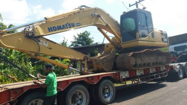 ขาย 1,790,000 บาท KOMATSU PC200-8N1 ทำงาน 7,771 ชม. เครื่องดี ปั้มแรง โช่หนา เอวแน่น สวยกิป ไฟฟ้าครบ เอกสารเล่มทะเบียน รถอยู่ จ.ปทุมธานี โทร&ไอดีไลน์ 0610710295 ขาย 1,790,000 บาท KOMATSU PC200-8N1 ทำงาน 7,771 ชม. เครื่องดี ปั้มแรง โช่หนา เอวแน่น สวยกิป ไฟฟ้าครบ เอกสารเล่มทะเบียน รถอยู่ จ.ปทุมธานี โทร&ไอดีไลน์ 0610710295