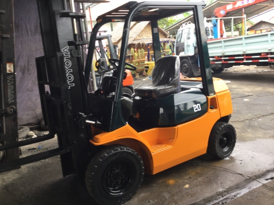 ขาย โฟรคลิฟท์ โตโยต้า รุ่น 7 ดีเซล 2 ตัน เสา 3 เมตร