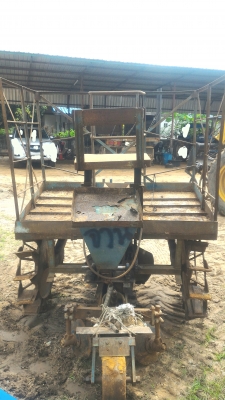 ขายด่วน เครื่ิองปลูกอ้อยร่องเดี่ยว