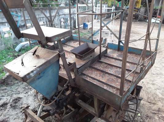 ขายด่วน เครื่ิองปลูกอ้อยร่องเดี่ยว