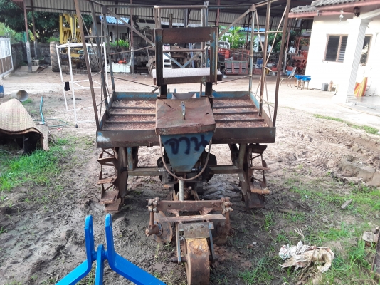 ขายด่วน เครื่ิองปลูกอ้อยร่องเดี่ยว