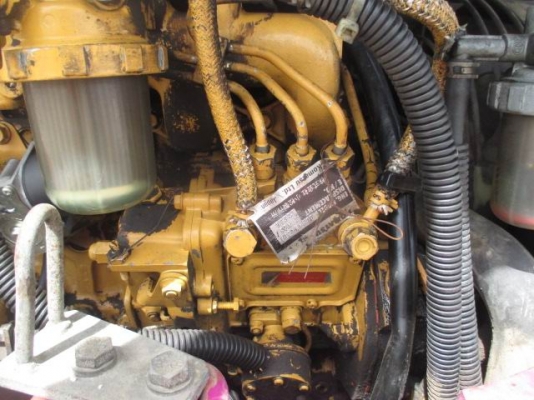 ขายรถขุด KOMATSU PC28UU-2 เครื่องยนต์ 3D84 3สูบ เก่าจากญี่ปุ่น ยังไม่เคยใช้งานในไทย 250,000 บาท ขายรถขุด KOMATSU PC28UU-2 เครื่องยนต์ 3D84 3สูบ เก่าจากญี่ปุ่น ยังไม่เคยใช้งานในไทย 250,000 บาท