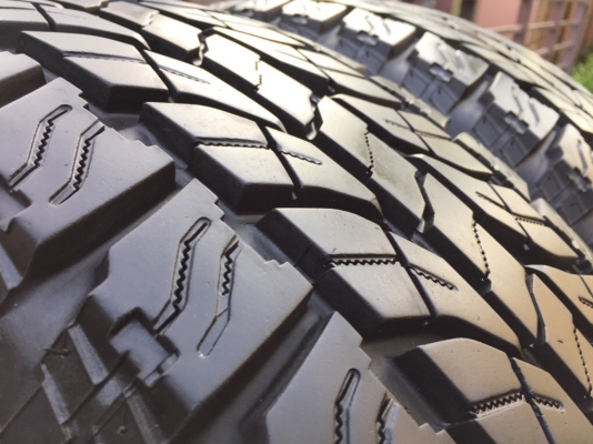 ยาง All Yokohama 265 65 17 กลางปี16 ดอกเต็ม ไม่มีปะ เนื้อนิ่มๆ ใช้ยาว จำนวน2เส้น ราคาไม่แพง ยาง All Yokohama 265 65 17 กลางปี16 ดอกเต็ม ไม่มีปะ เนื้อนิ่มๆ ใช้ยาว จำนวน2เส้น ราคาไม่แพง