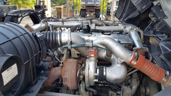 Isuzu 360 แรง ปี 57 สวยสดพร้อมใช้งาน มี 4 คัน ทะเบียนพร้อม