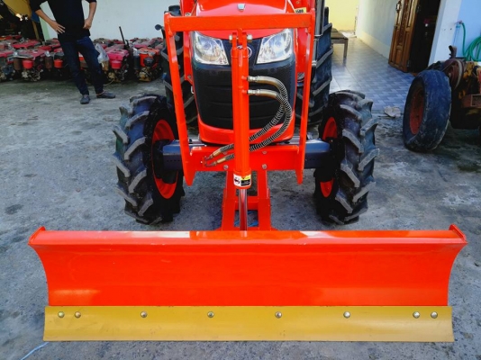 คูโบต้า L4708SP 4 WD ดันดินหน้าใหม่ ตัดหญ้าใหม่ 475000 บาท..จัดส่งฟรี..0856511968