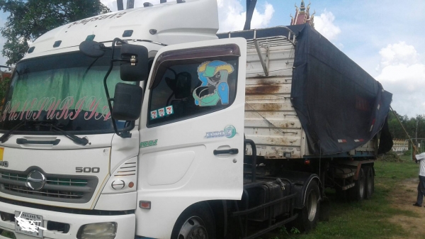 ขายหัวลาก hino mega ปี 50 หางไม่ดั้ม 2 เพลาอู่สามมิตร โทร 088-4501277