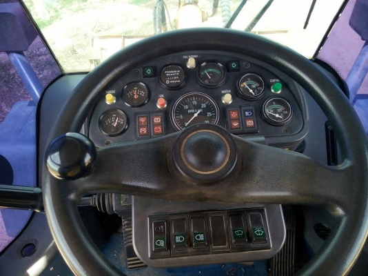 ขายรถตักล้อยางสภาพพร้อมไช้