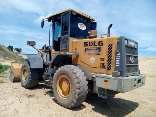 ขายรถตักล้อยางสภาพพร้อมไช้