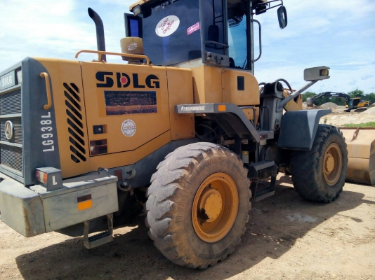 ขายรถตักล้อยางสภาพพร้อมไช้