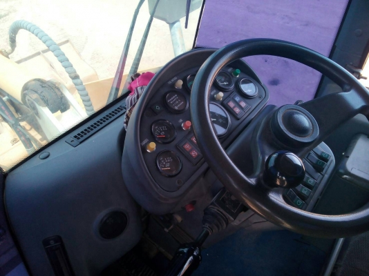 ขายรถตักล้อยางสภาพพร้อมไช้