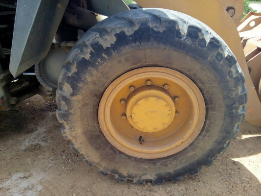 ขายรถตักล้อยางสภาพพร้อมไช้