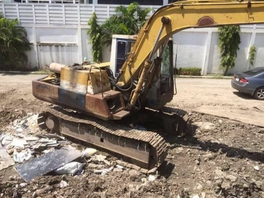 ขาย 325,000  แบคโฮ=หัวเจาะ npk  KOMATSU pc 100-3 เครื่องเดิมดี ปั้มเดิมแรง เอวมีขยับนิดๆ ช่วงล่างดี  รถอยู่ กทม. 090-772-3710 090-772-3708