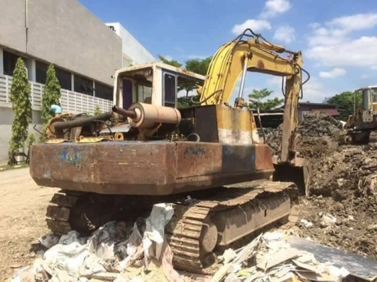 ขาย 325,000  แบคโฮ=หัวเจาะ npk  KOMATSU pc 100-3 เครื่องเดิมดี ปั้มเดิมแรง เอวมีขยับนิดๆ ช่วงล่างดี  รถอยู่ กทม. 090-772-3710 090-772-3708