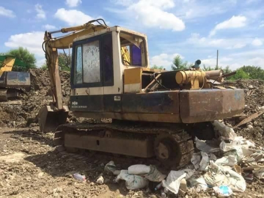 ขาย 325,000  แบคโฮ=หัวเจาะ npk  KOMATSU pc 100-3 เครื่องเดิมดี ปั้มเดิมแรง เอวมีขยับนิดๆ ช่วงล่างดี  รถอยู่ กทม. 090-772-3710 090-772-3708