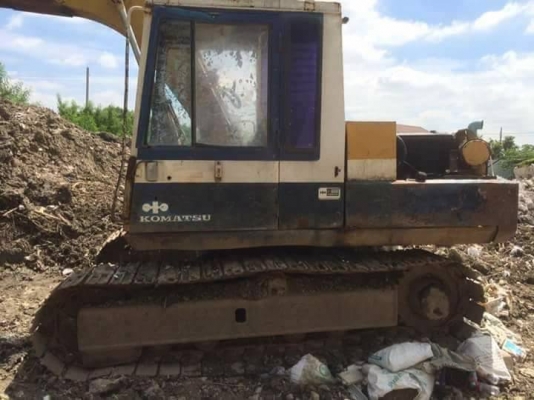 ขาย 325,000  แบคโฮ=หัวเจาะ npk  KOMATSU pc 100-3 เครื่องเดิมดี ปั้มเดิมแรง เอวมีขยับนิดๆ ช่วงล่างดี  รถอยู่ กทม. 090-772-3710 090-772-3708