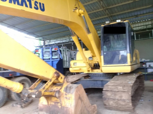 ขาย!! &gt;&gt;&gt; Komatsu Pc200 รุ่น 7 สภาพดี ไมล์ 5,800 ชั่วโมง เล่มทะเบียน &lt;&lt;&lt; เบอร์ติดต